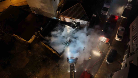 Ümraniye’de gecekondu yangını: Ev kullanılamaz hale geldi