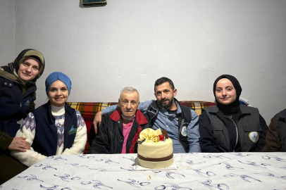 Kartepe'de "Alo Evlat" ekipleri yaşlıları yalnız bırakmadı