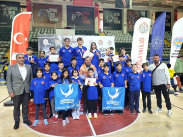 Aliağalı oryantiringciler Muğla’dan 8 Türkiye derecesiyle döndü