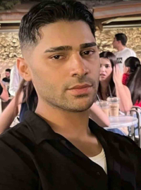 İzmir’de emniyet şeridindeki kamyona çarpan motosikletli genç hayatını kaybetti