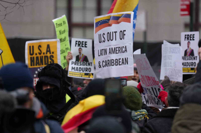 New York’taki duruşma öncesi Maduro ve eşinin serbest bırakılması için protesto