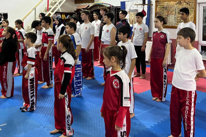 Körfezli kick boksçulardan şampiyona öncesi güç birliği