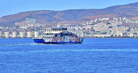 İzmir’de olumsuz hava şartları nedeniyle vapur seferleri iptal edildi