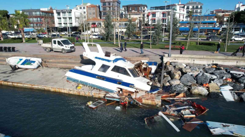 Tuzla’da fırtına sonrası hasar tespit çalışmaları sürüyor