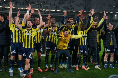 Fenerbahçe, Süper Kupa galibiyetini taraftarlarıyla yaşadı