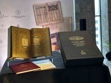 Kültür ve Turizm Bakanı Ersoy: "Özenle çalıştık, en gelişmiş baskı tekniklerini kullandık"