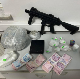 Hapis cezası ile aranan şahıs hobi bahçesinde uyuşturucu ile yakalandı