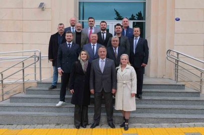 Çeşme Esnaf ve Sanatkarlar Odası Başkanı Osman Köfüncü mazbatasını aldı