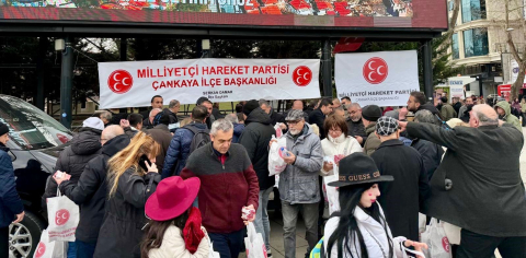 MHP Çankaya’dan Miraç Kandili’nde kandil simidi ikramı