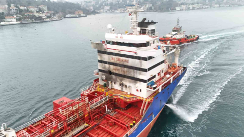 Odessa’da Ruslar tarafından vurulan Türk gemisi İstanbul Boğazı’nda