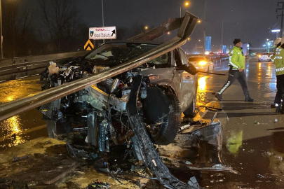 Kocaeli’de dehşet anları! Ters yönden giren otomobil bariyerleri biçti