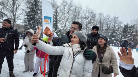 Çekmeköy’de kar şenliği: Yüzlerce vatandaş doyasıya eğlendi