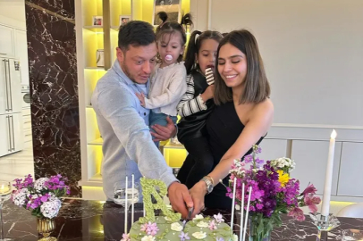 Mesut Özil ve Amine Gülşe'den müjdeli haber!