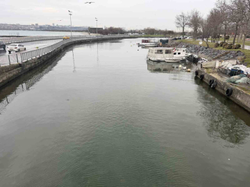 Menekşe sahilinde teknelerin geçiş sorunu balıkçıları canından bezdirdi: "İBB’ye başvurduk ama gelen giden yok"