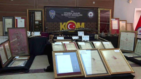 İstanbul’da tarihi eser kaçakçılığına darbe: Osmanlı Dönemine ait kalkan ve miğfer grubu ve binlerce eser ele geçirildi