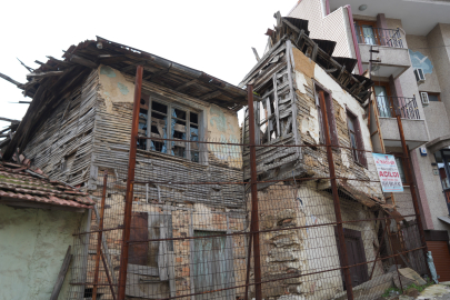 İzmit'in tarihe tanıklık eden evleri restorasyon bekliyor