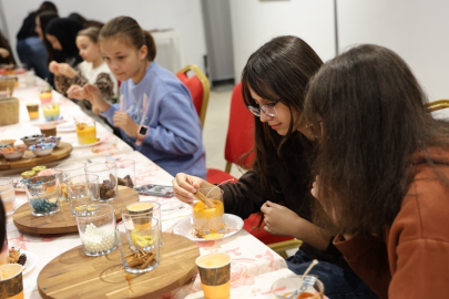 Kartepe'de çocuklar mum yapım atölyesine katıldı
