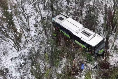 Kartepe'nin zirvesinden inerken otobüs şarampole uçtu: 22 yaralı