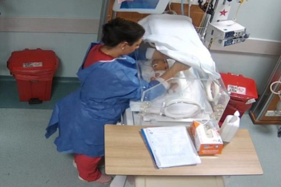 5 günlük bebeğe şiddet uygulayan hemşire hakkında yakalama kararı