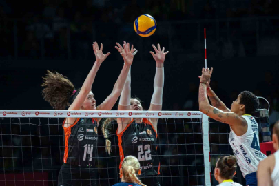 Sultanlar Ligi: Fenerbahçe Medicana: 3 - Eczacıbaşı Dynavit: 1