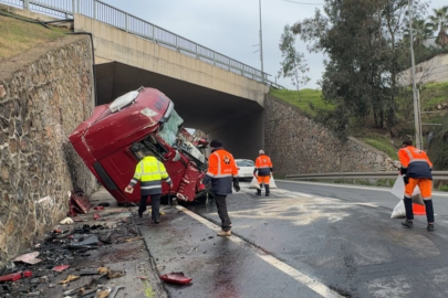 Çayırova’da tır istinat duvarına çarptı: Sürücü ağır yaralı