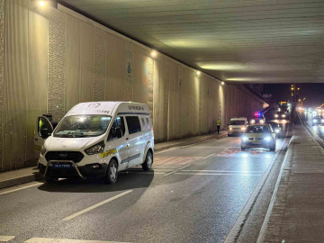 Beylikdüzü’nde yolun karşısına geçerken minibüsün çarptığı kadın öldü