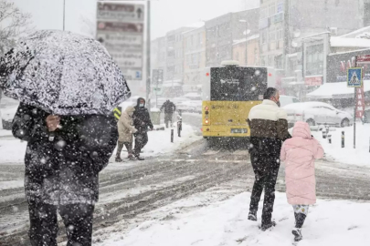 Yeni kar yağışı kapıda: Okullar için tatil ihtimali gündemde