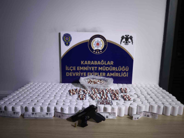 İzmir’de binlerce uyuşturucu hap ele geçirildi