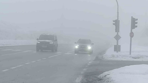 Bingöl’de yoğun sis görüş mesafesini düşürdü: Sürücüler zor anlar yaşadı