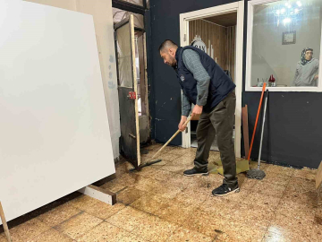 İzmir’de ev ve iş yerleri sele teslim oldu