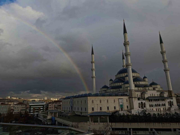 Ankara’da yağmur sonrası gökkuşağı hayran bıraktı