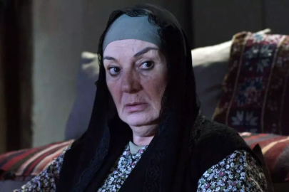 Usta oyuncu Nevin Efe hayatını kaybetti