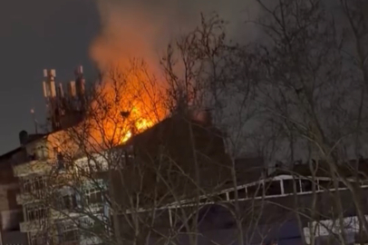 Alevler Çatıyı Sardı! 7 Katlı Apartmanda Büyük Panik