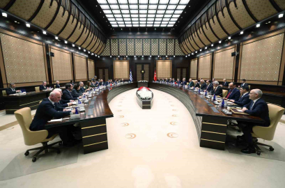 Cumhurbaşkanı Erdoğan: "(Yunanistan) Mevcut meseleler çetrefil olmakla birlikte uluslararası hukuk temelinde çözümsüzde değildir"