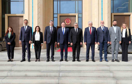 Öztürkler: "Anavatanla kopmaz bağlarımız her türlü tehlikeye karşı güç vermeye devam edecek"