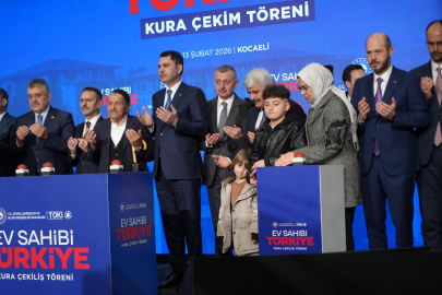 Kocaeli'de 10 bin 340 sosyal konutun kura çekimi Bakan Kurum'un katılımıyla yapıldı