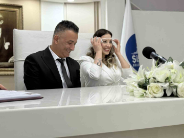 Nikah salonlarında ‘14 Şubat’ yoğunluğu: 14 çift ‘Sevgililer Günü’nde evlendi