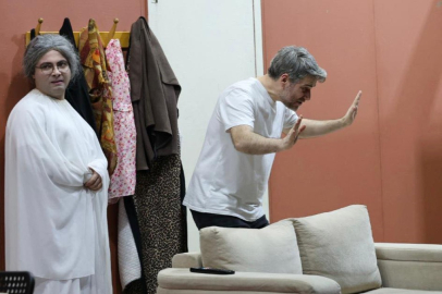 "Git Başımdan" oyunu sanatseverlerle buluştu