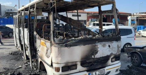 Hurda minibüste 16 yaşındaki gencin öldüğü yangın kamerada