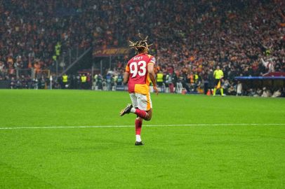 Sacha Boey ilk golünü attı