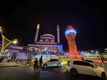 Bingöl’de ilk teravih coşkusu yaşandı