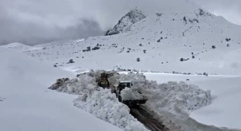 Yayladere’de iki metreyi bulan karla mücadele