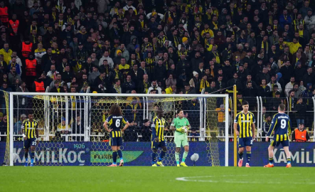 Fenerbahçe, Avrupa Ligi’nde turu zora soktu