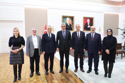 Hekimsen heyeti, Bakan Memişoğlu ile meslek kanunu ve malpraktis konusunu görüştü