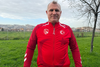 51 yaşındaki dünya şampiyonu, güreşçi koçla antrenman yaptı