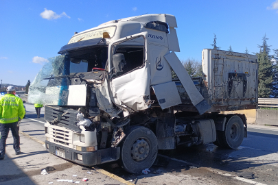 Kazadan kaçarken tırlar çarpıştı, biri makasladı: 1 yaralı