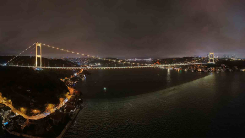 Fatih Sultan Mehmet Köprüsü kanser hastası çocuklar için sarıya büründü