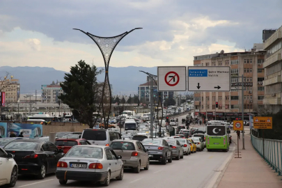 Özgür Özel’in Katıldığı İzmit Mitingi Sonrası Trafik Felç Oldu