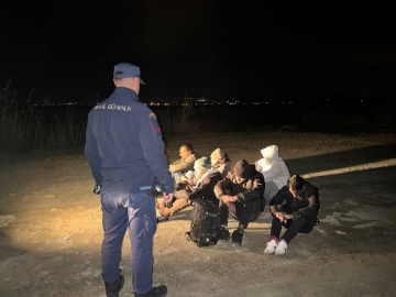 İzmir’de 30 düzensiz göçmen yakalandı