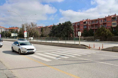 Ankara’da trafik kazasında vefat eden 14 yaşındaki kızın babası: "Makas atarak ilerleyen sürücü yaya geçidinde kızıma çarpmış, kanlar içindeydi"